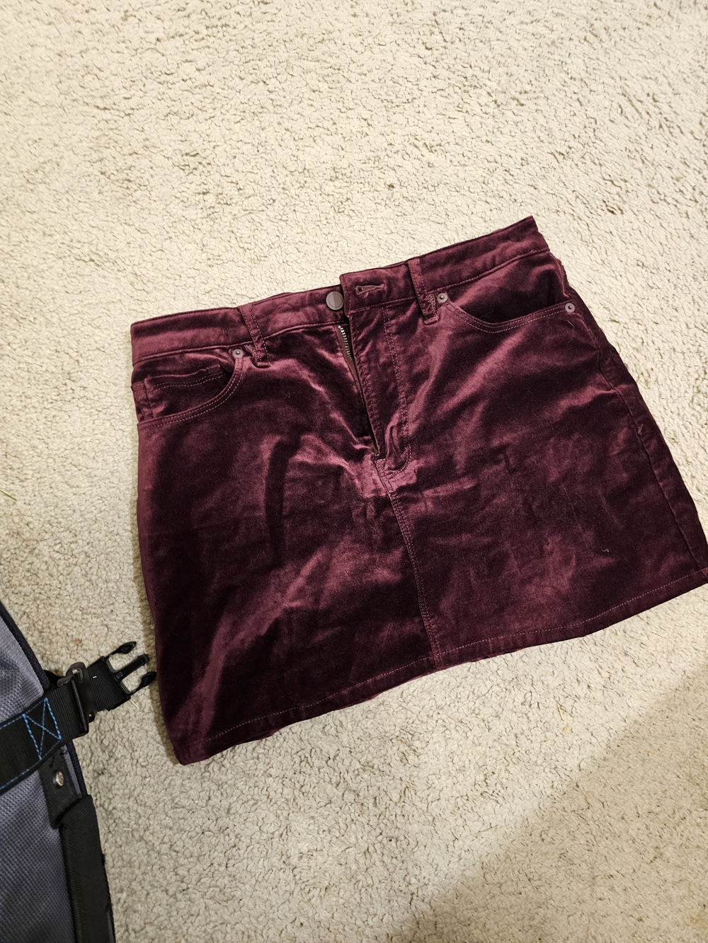 Good American Velvet Mini Skirt in Burgundy